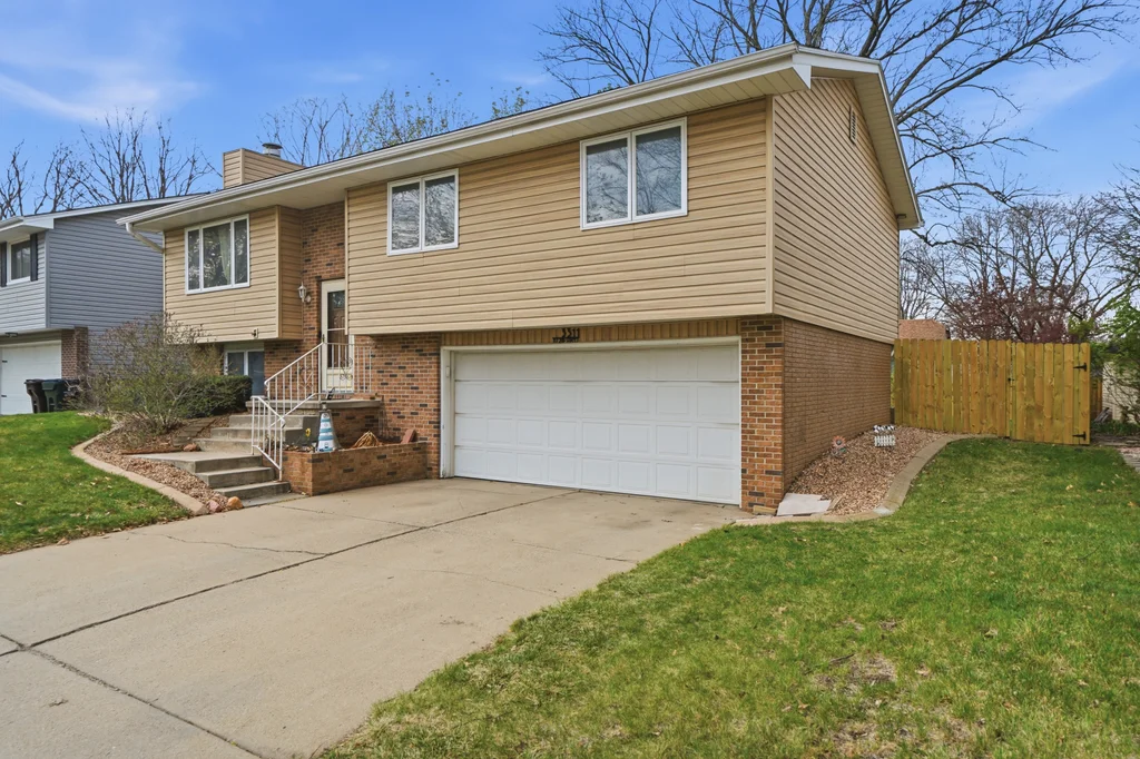 3311 N 72nd St-07
