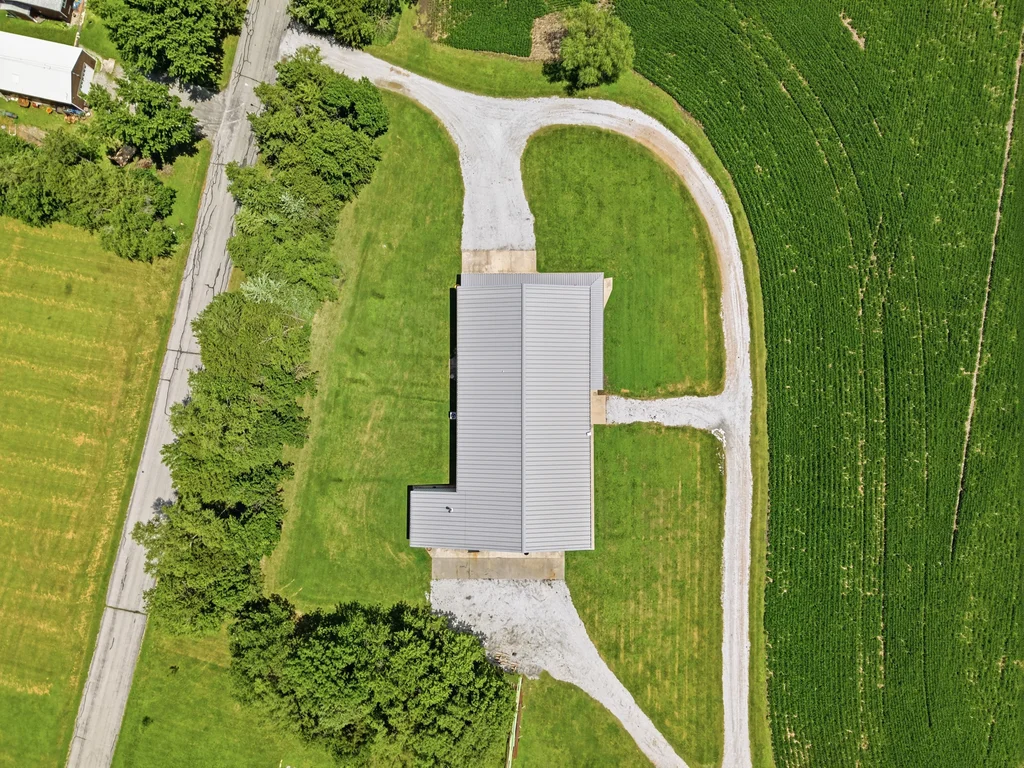 602 W 2nd St-04