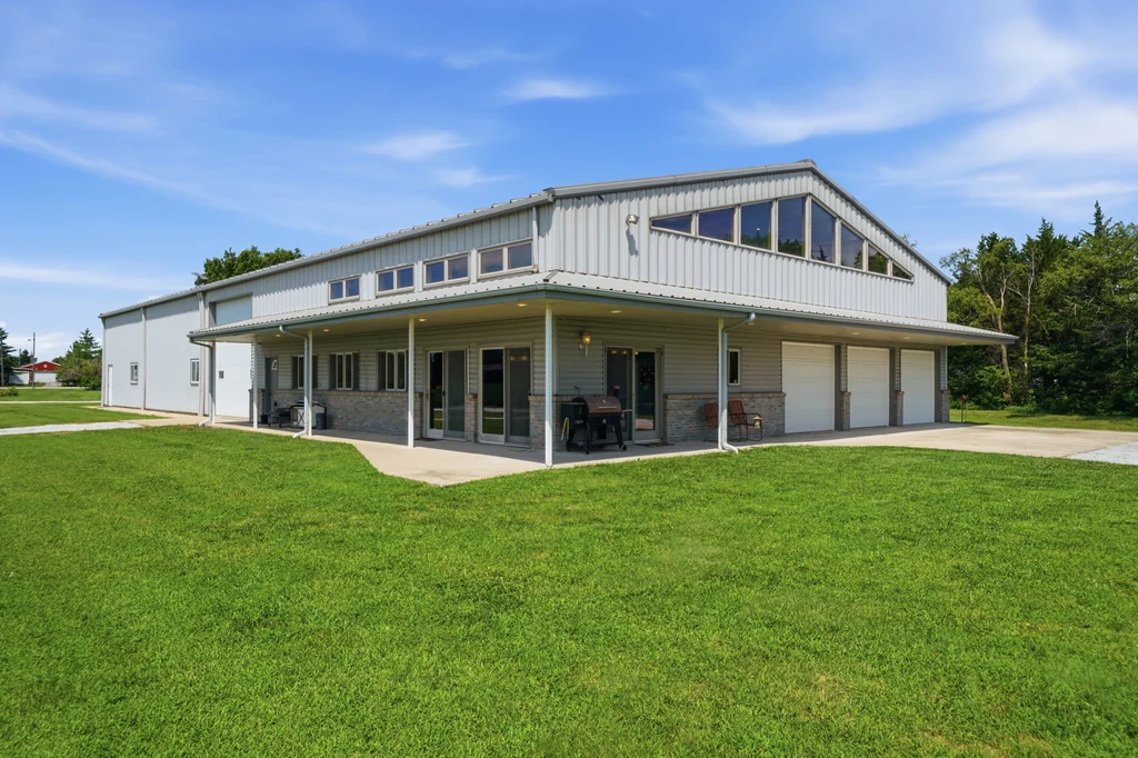 602 W 2nd St-08