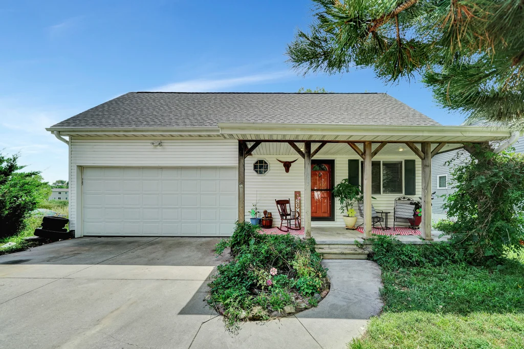 1609 W C St-01