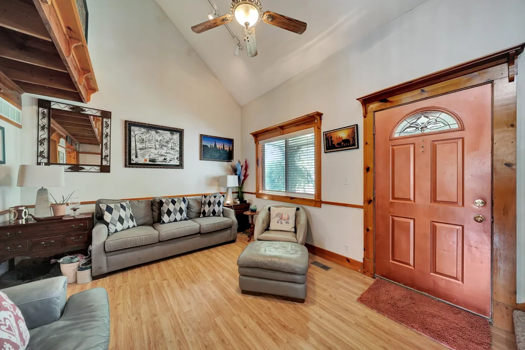 1609 W C St-08