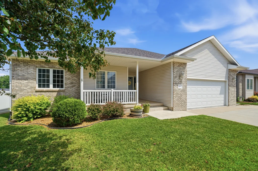 2200 Manitou Dr-06
