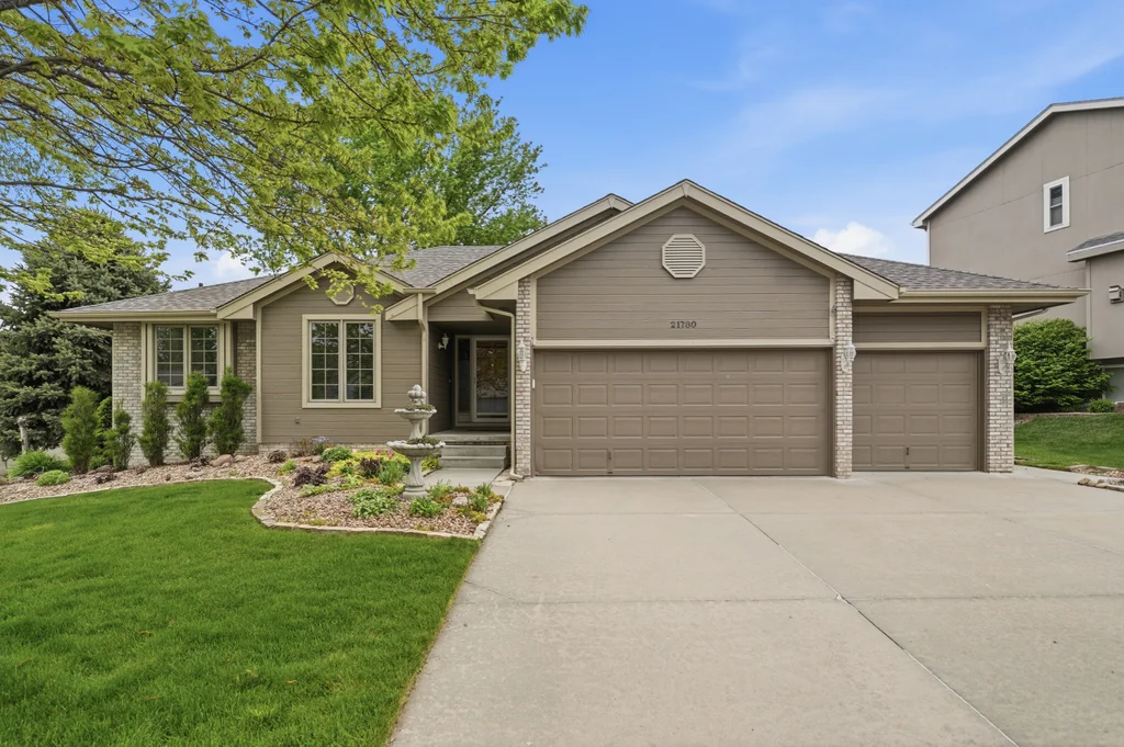 21780 Ponderosa Dr-01