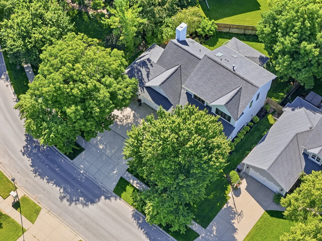 4731 Larkwood Rd-03