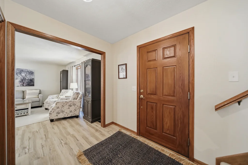 4731 Larkwood Rd-10