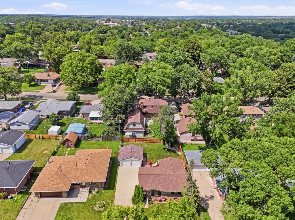 1530 Fairfield St-03