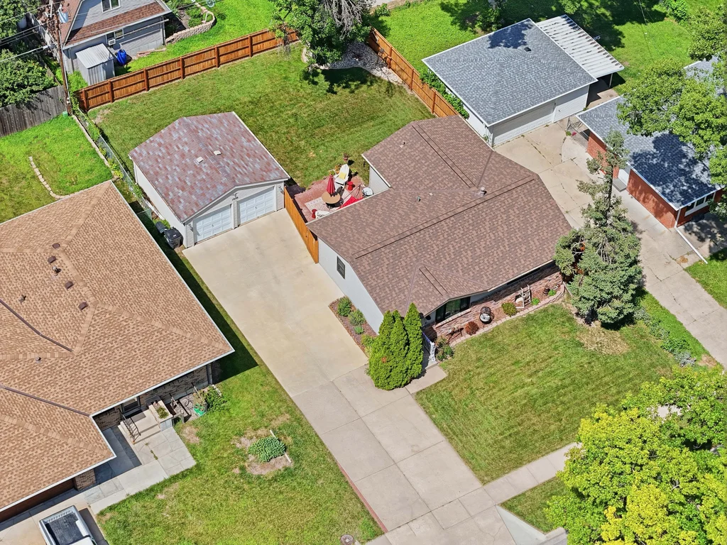 1530 Fairfield St-04