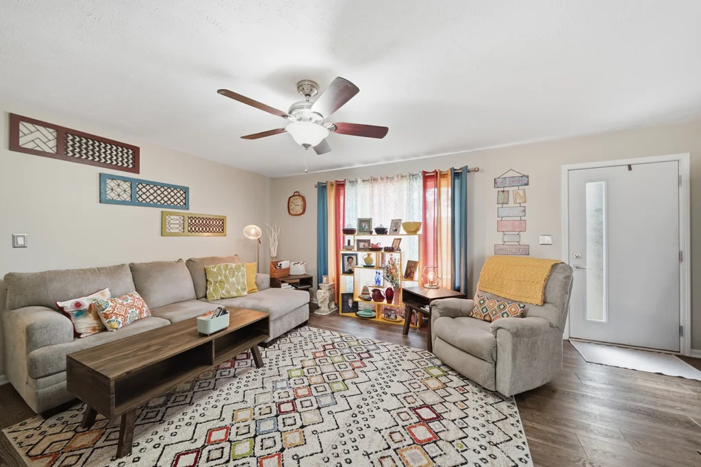 1530 Fairfield St-10