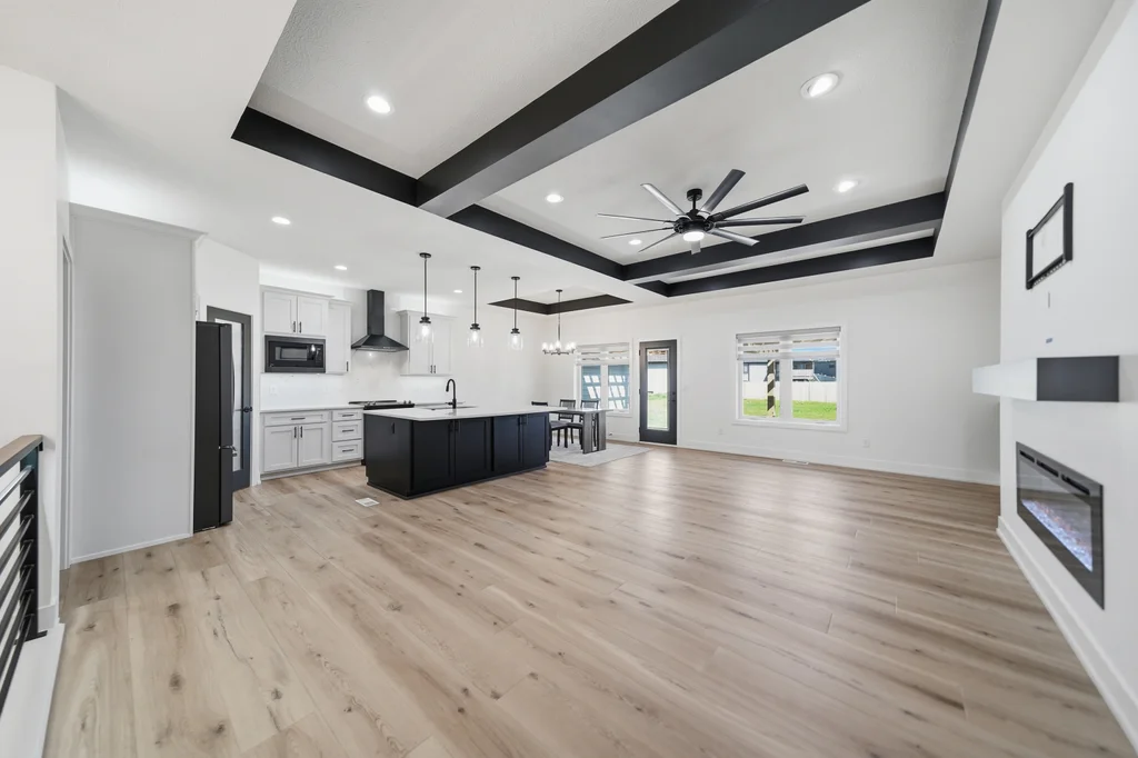 7900 Ponce Dr-08