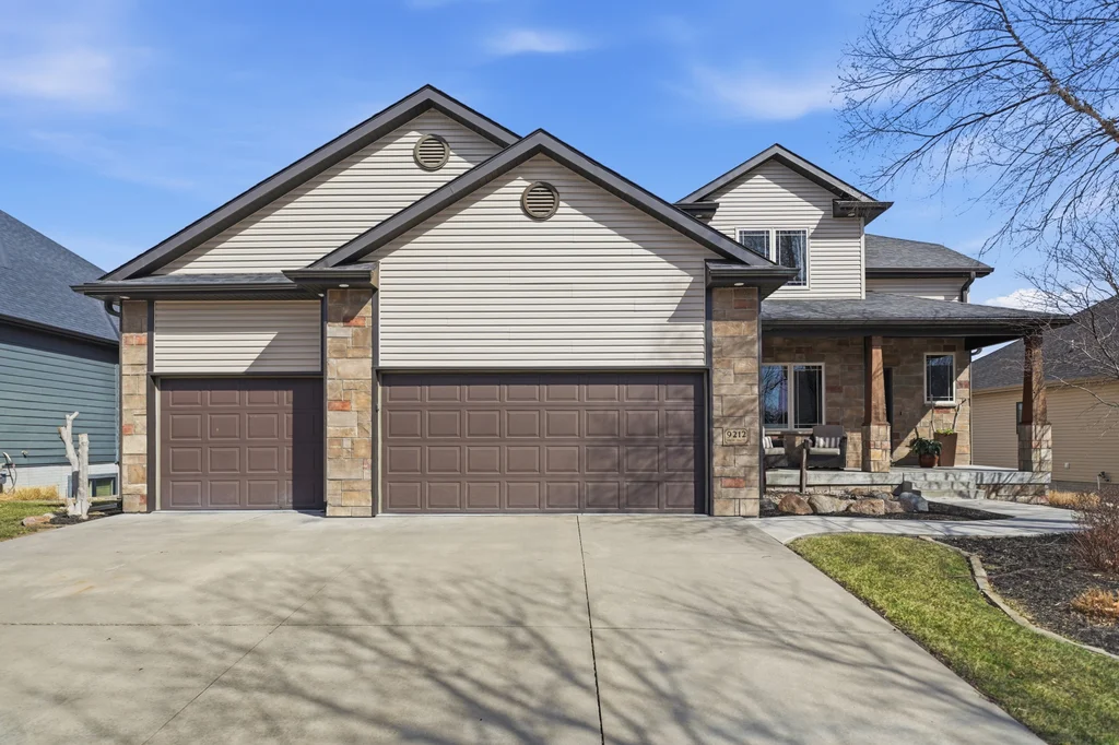 9212 S 29th St-01
