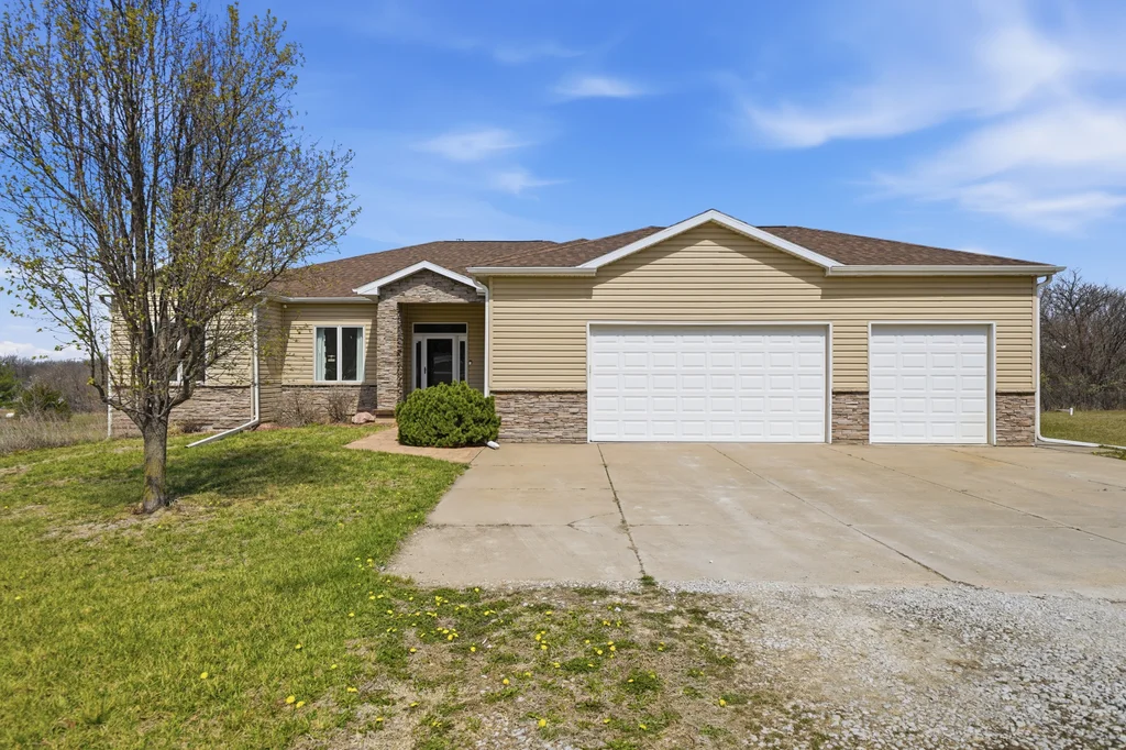 1530 Deer Trail-01