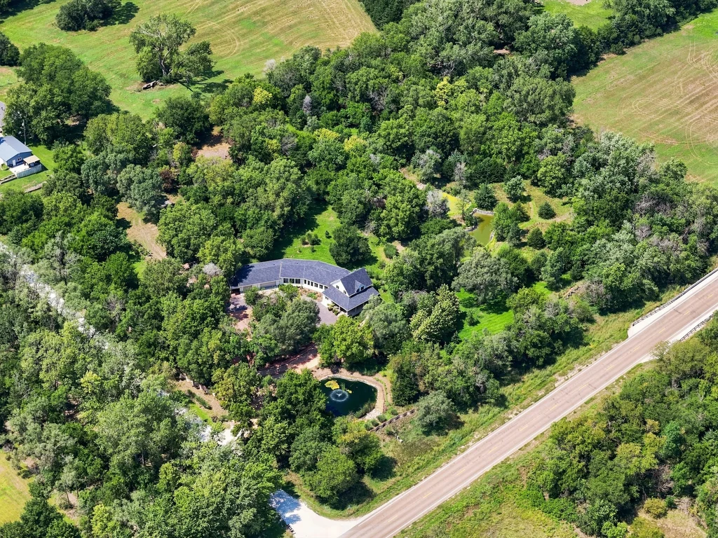 8450 Buckboard Dr-04