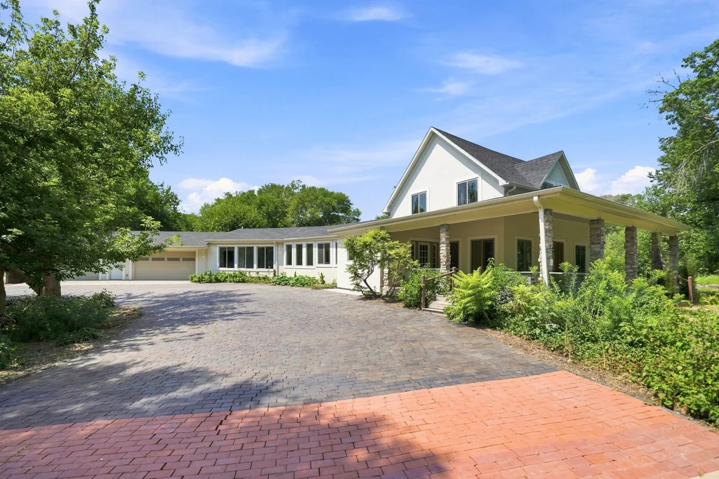 8450 Buckboard Dr-06