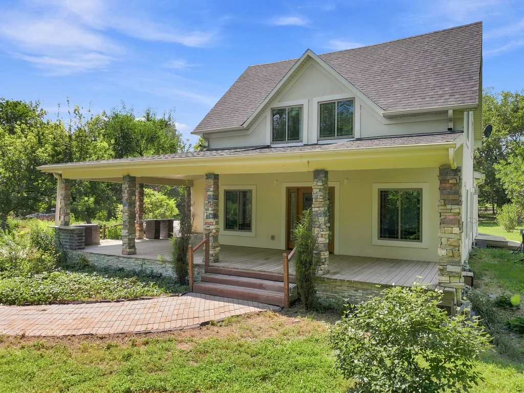 8450 Buckboard Dr-08