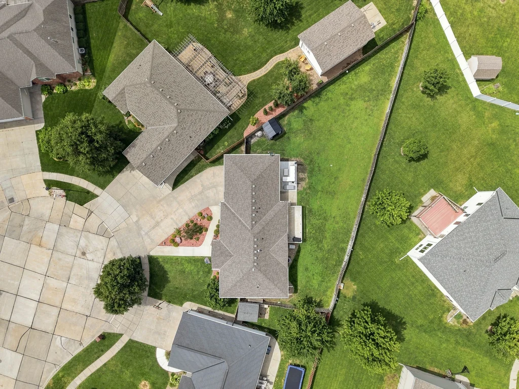 8610 Misty Blue Cir-04