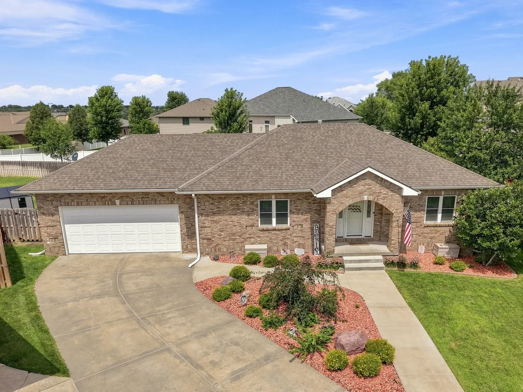 8610 Misty Blue Cir-06