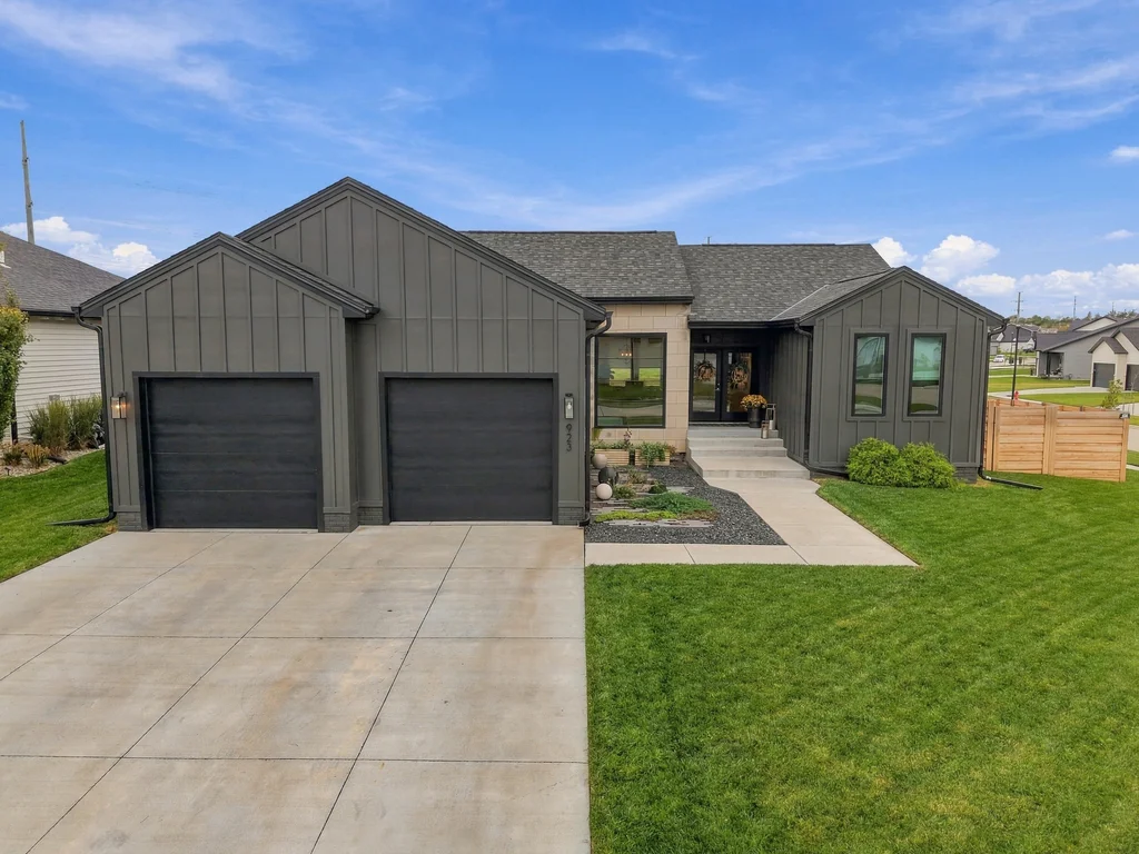 923 W Desert Vis Dr-07