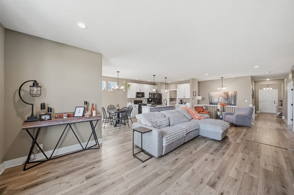 350 Kristi Ln - 08