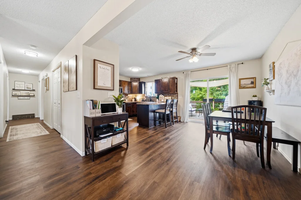 1407 Bell St-10