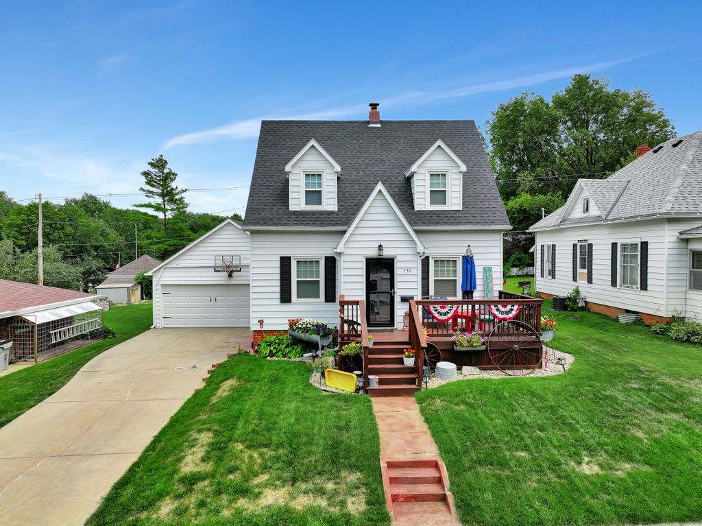 736 N 7th St-01