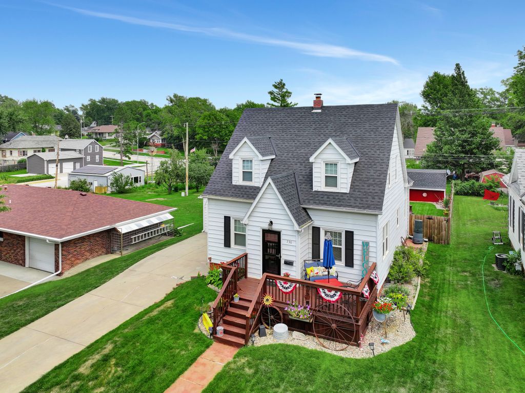 736 N 7th St-06