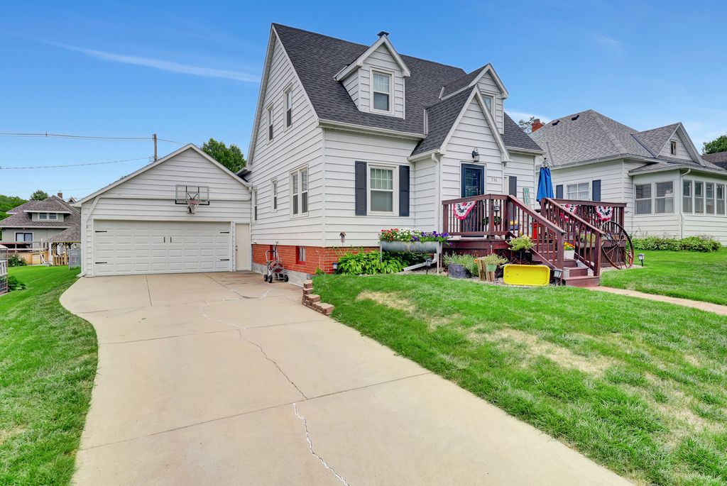 736 N 7th St-08