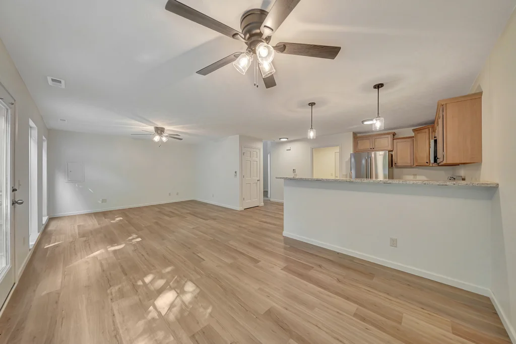 4205 N 18th St-10