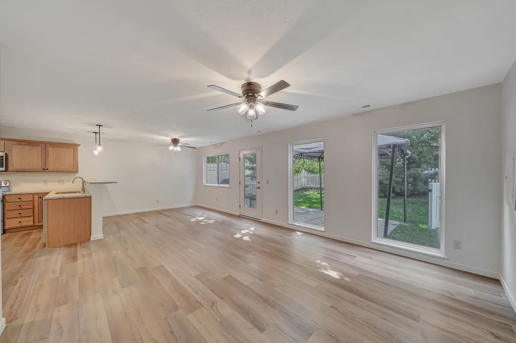 4205 N 18th St-11