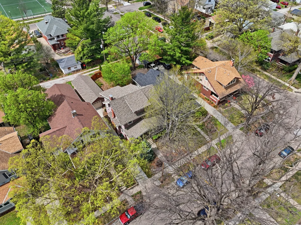 1915 S 23rd St-03