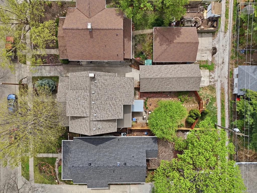 1915 S 23rd St-04