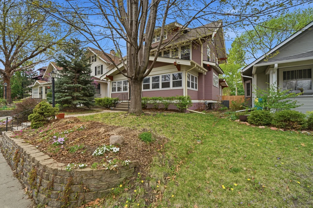 1915 S 23rd St-06