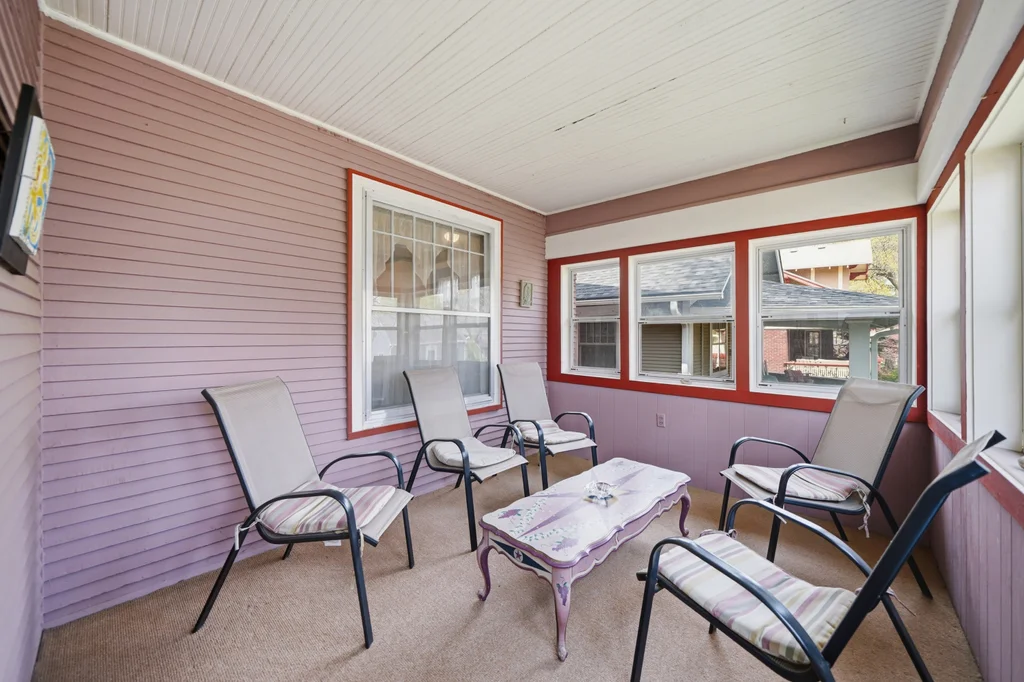1915 S 23rd St-09