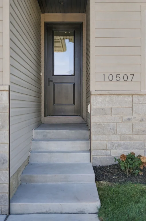 10507 Majestic Ln-10
