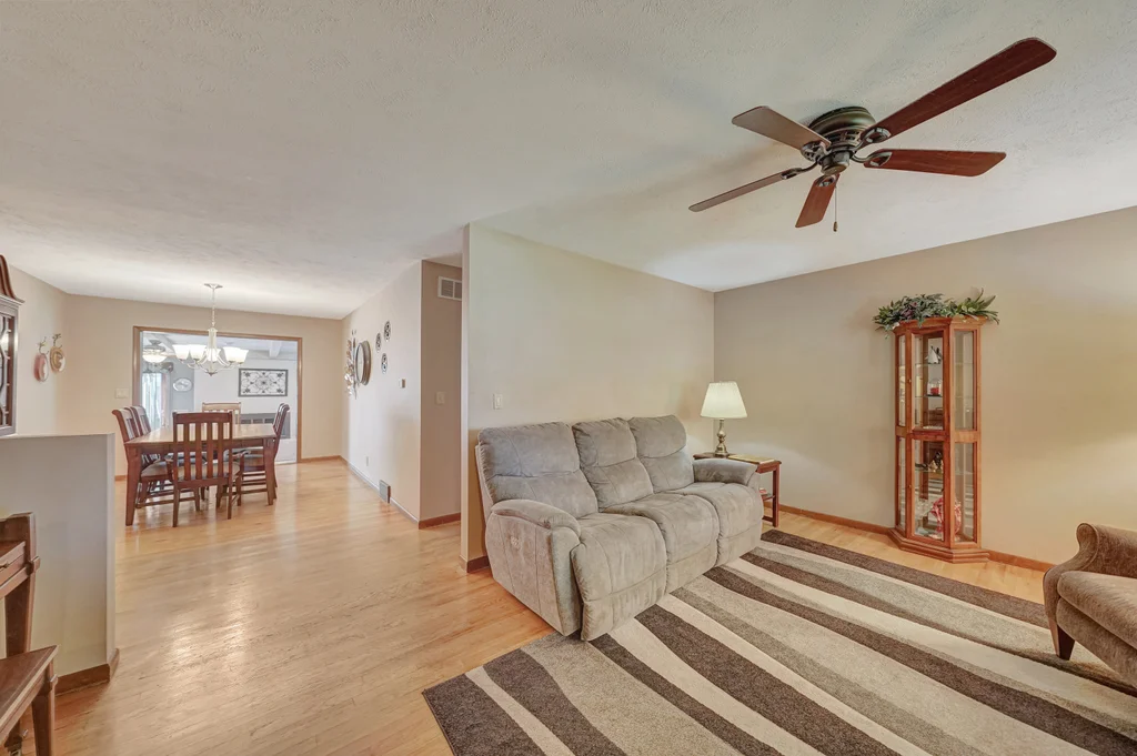 4120 S 36th St-09