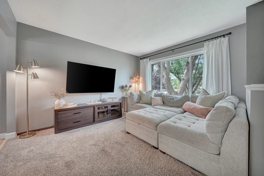 5620 S 42nd St Ct-10