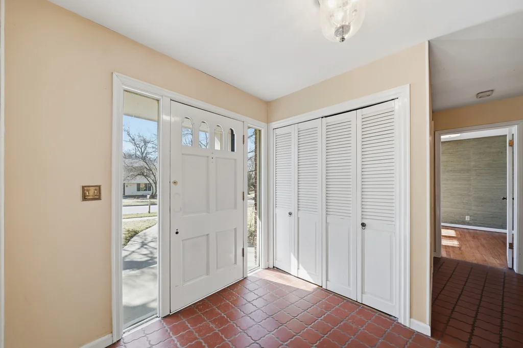 7100 Lincolnshire Rd-08