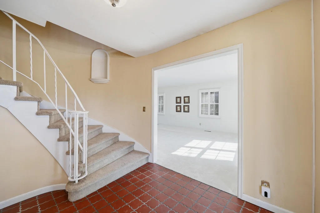 7100 Lincolnshire Rd-09