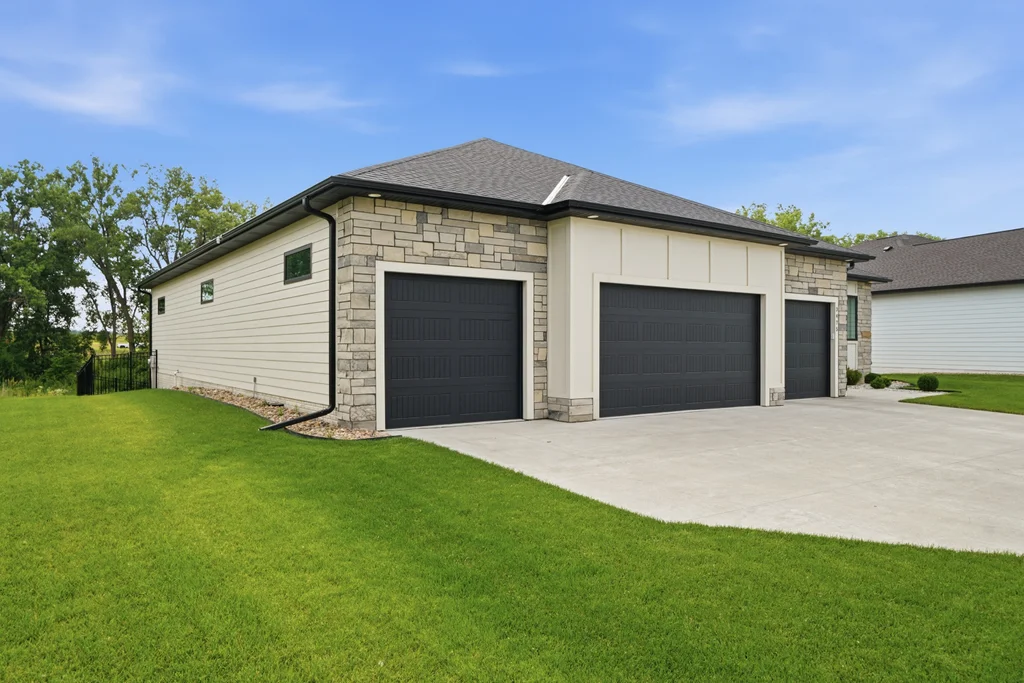 3475 Tree Line Drive-08