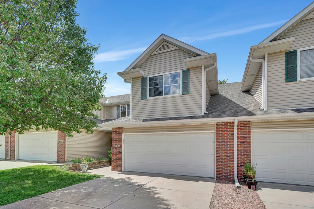 6921 Naples Dr-05