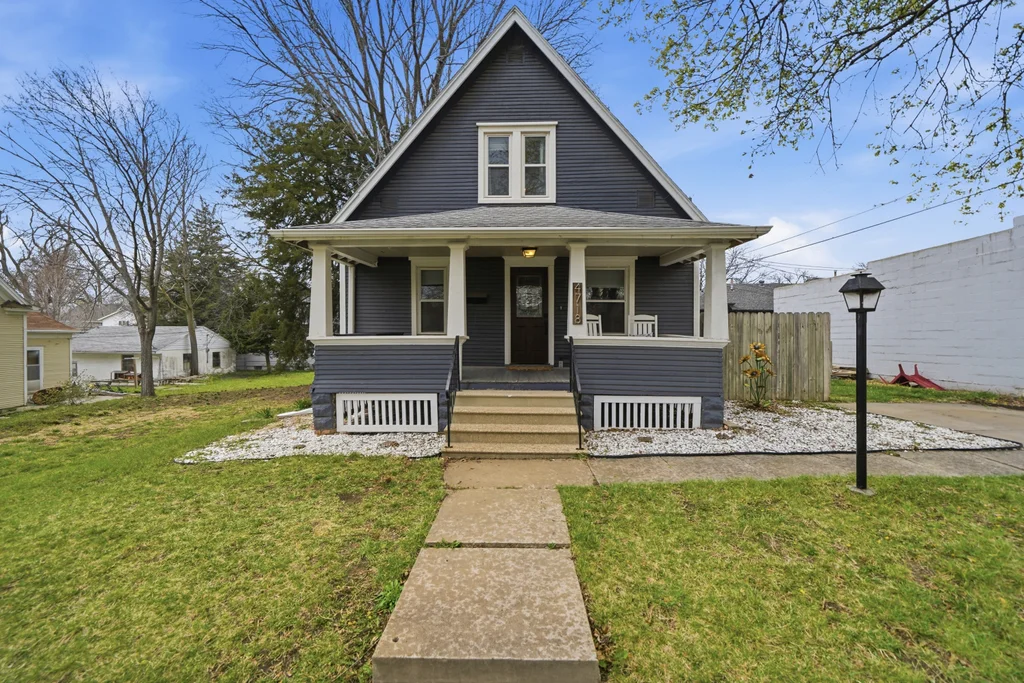 4718 Stockwell St-01