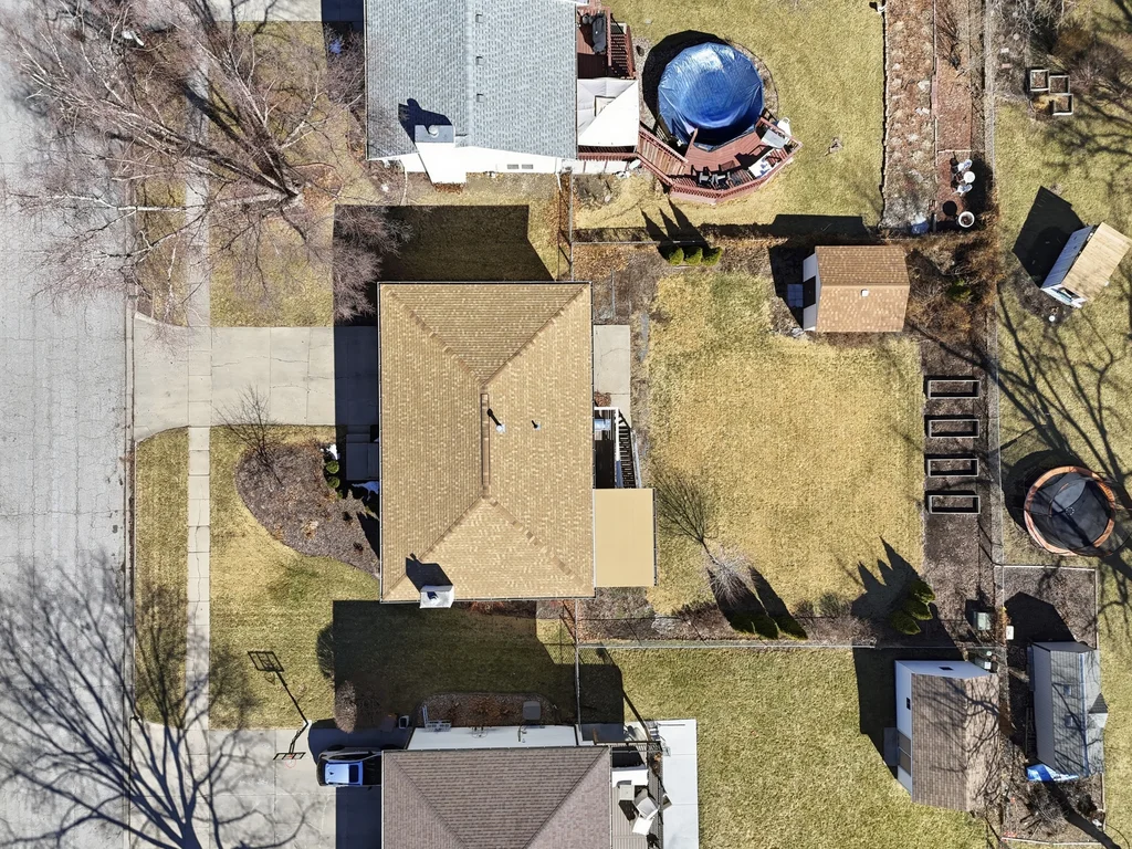 6029 Dogwood Dr-04