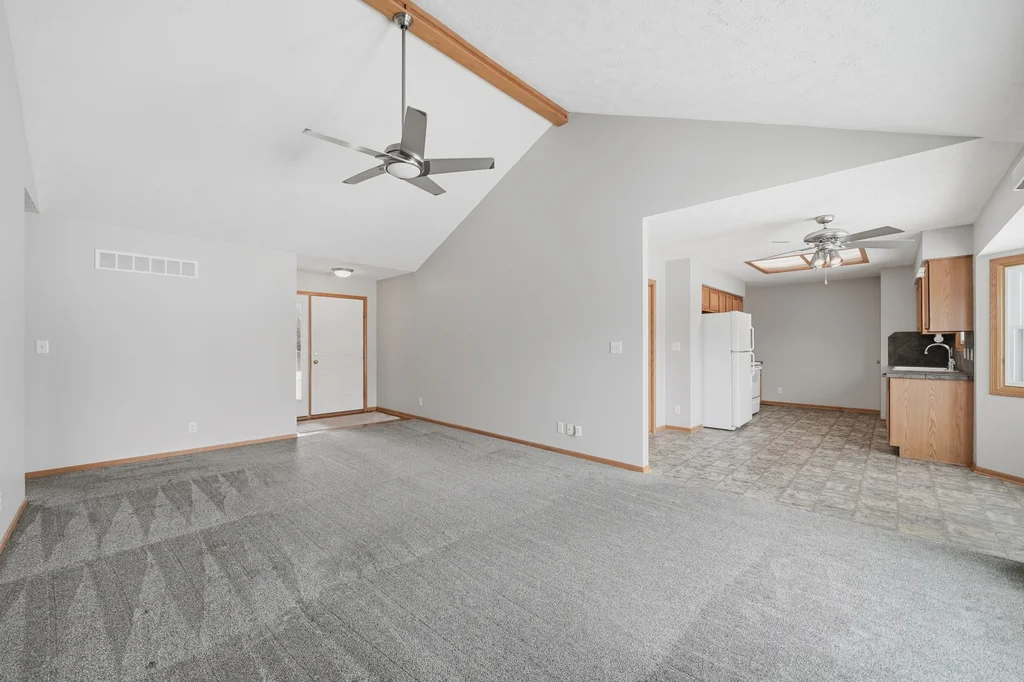 8120 Grand Oaks Dr-09