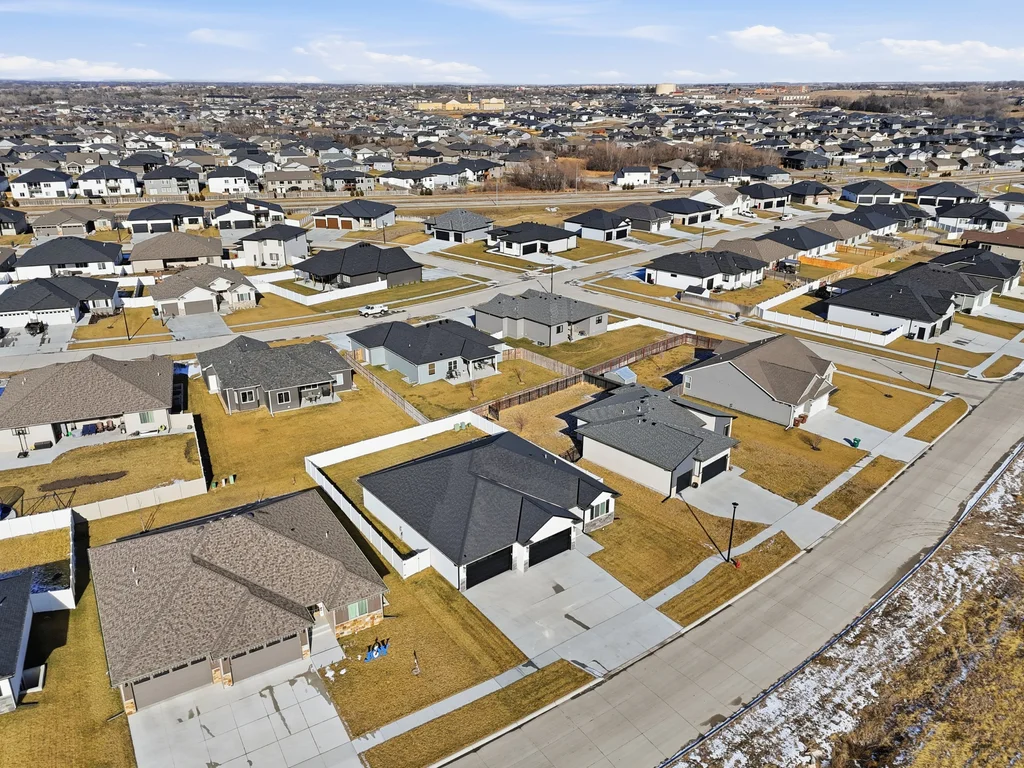 7500 Augustine Ave-02