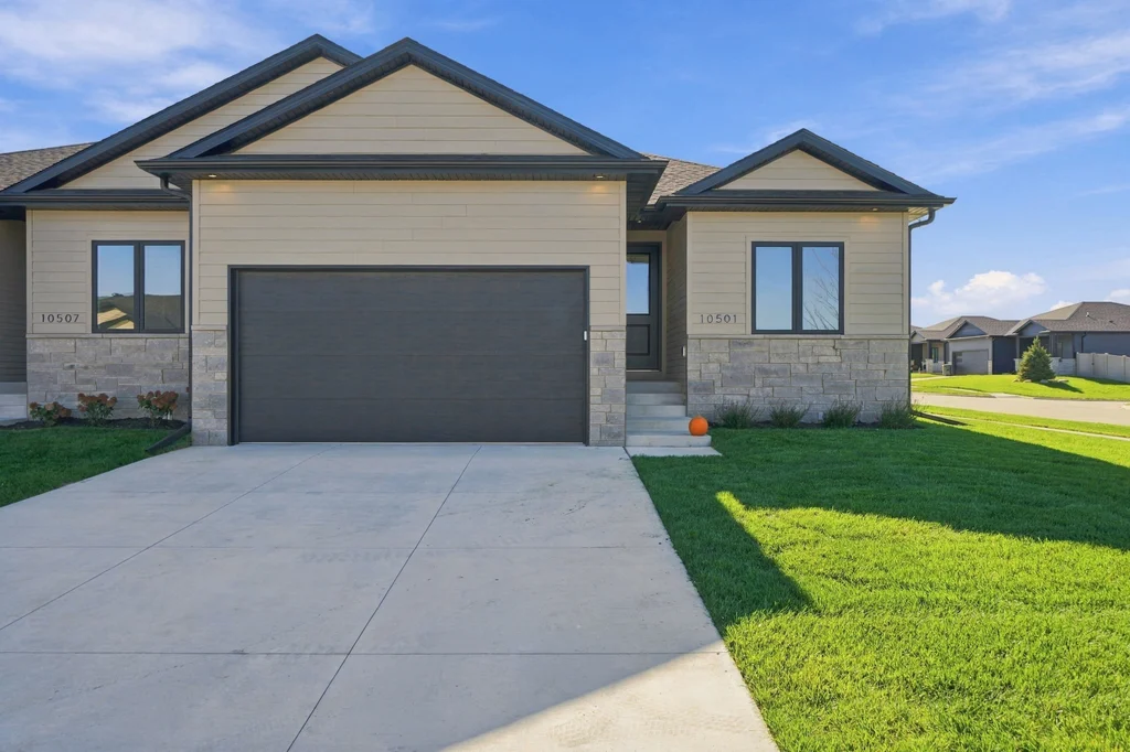 10501 Majestic Ln-01