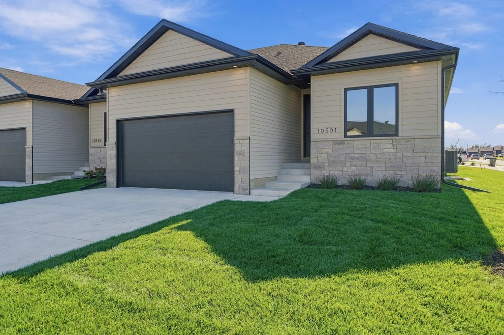10501 Majestic Ln-08
