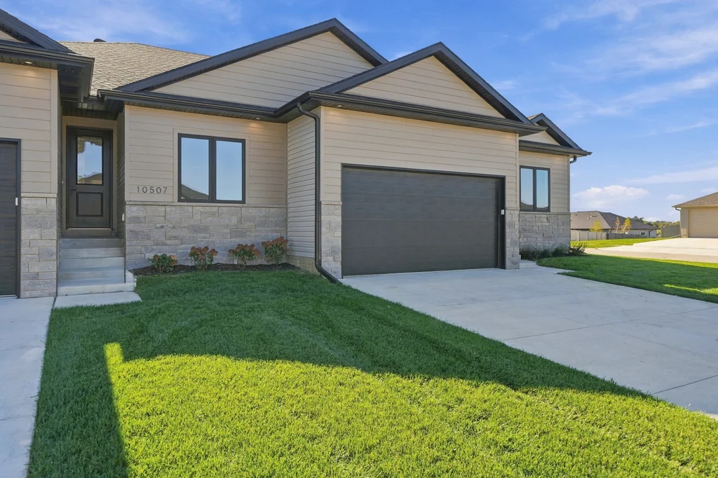 10501 Majestic Ln-09