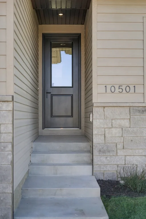 10501 Majestic Ln-10