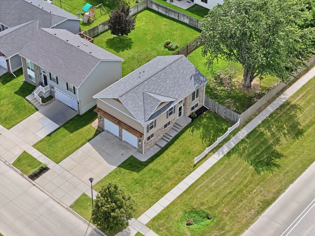 5701 S 96th St-03