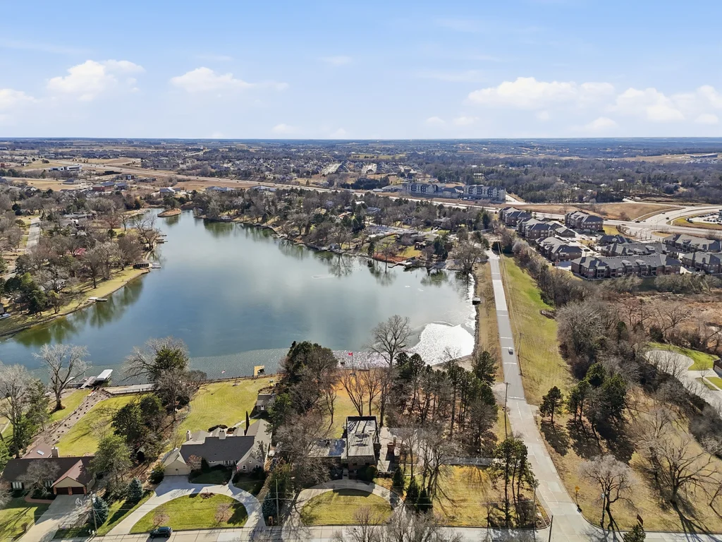 7803 N Shore Dr-03