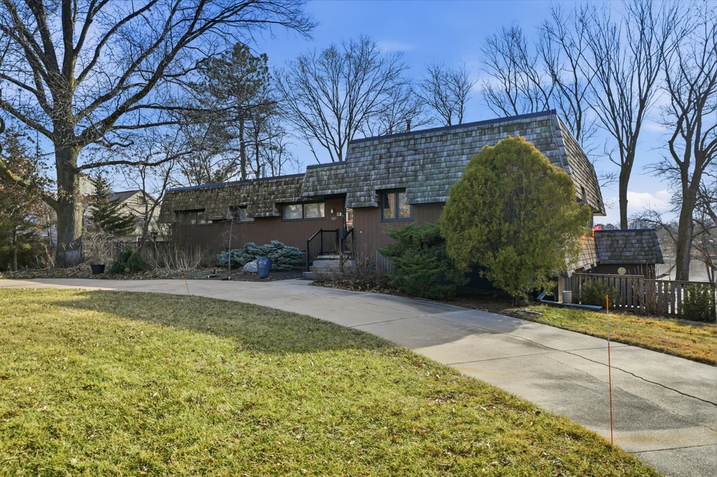 7803 N Shore Dr-06